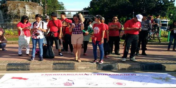 Duh, Kasihan. Ahoker Repot-Repot Bawa Petisi Bubarkan FPI, Ternyata Sepi Peminat