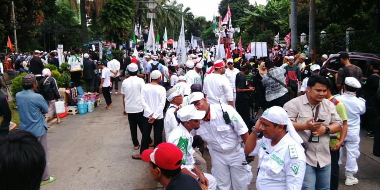 Pria yang Diamankan Saat Demo Sidang Ahok Diduga Terpengaruh Minuman Keras