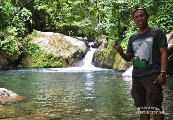 Liburan Seru di Air Terjun Tikuareu, Sultra