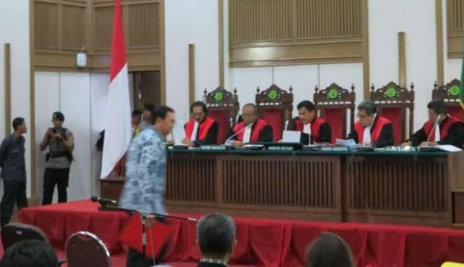 Ahok Malas Laporkan Saksi Palsu, Pendukung Tak Setuju
