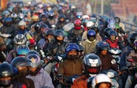 5 Hal Mengesalkan yang Cuman Dialami Pengendara Motor