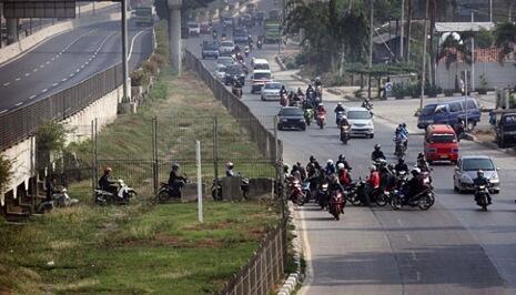 5 Hal Mengesalkan yang Cuman Dialami Pengendara Motor