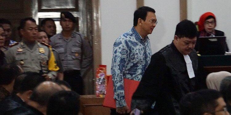 Pengacara Klaim Warga Kepulauan Seribu Berebut Bersaksi Buat Ahok