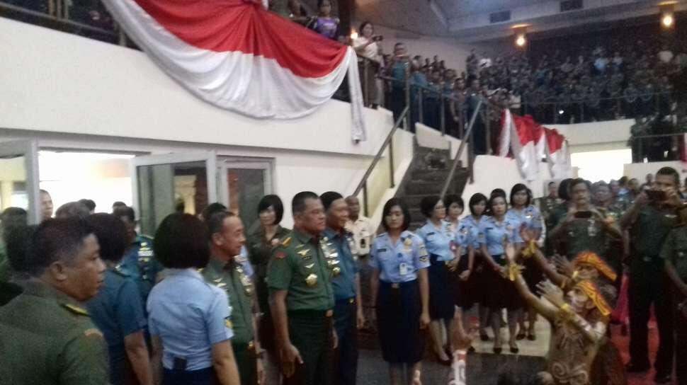 PANGLIMA TNI HADIRI PERAYAAN HARI NATAL BERSAMA 3000 PRAJURIT