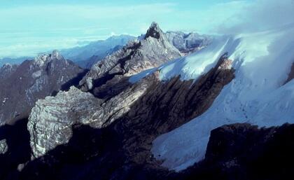 Mari Kita Mengenal Tropical Glacier di Papua, Satu-Satunya Di Indonesia!