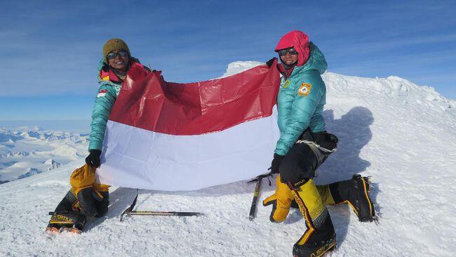 Didi dan Hilda, Wanita Pertama Indonesia di Puncak Tertinggi Antartika