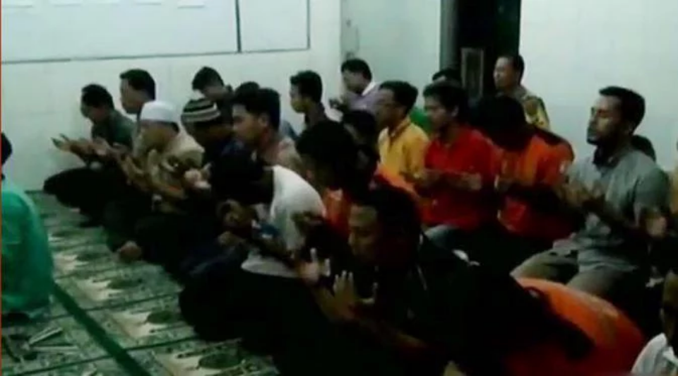 VIDEO: Korban Kebakaran Pinangsia Salat Berjamaah di Gereja