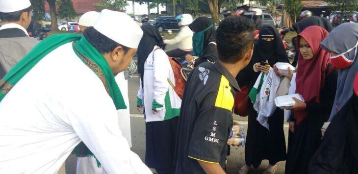 FPI Bagikan Nasi Bungkus ke Anggota GMBI, Eh Pulangnya Malah Dikeroyok
