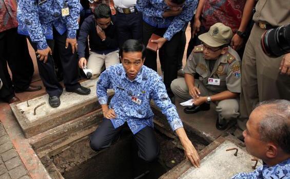 Penutup Gorong-Gorong Samping Jakarta Theatre 'Makan Korban'