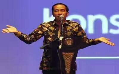 Bandingkan dengan Papua, Jokowi: BBM Naik Bertahun-tahun Nggak Pernah Demo