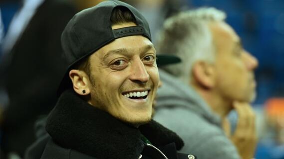 Disinggung Soal Perpanjangan Kontrak, Ini Jawaban Ozil