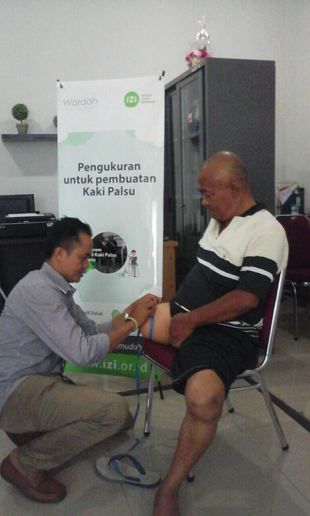Ingin rutin salat di masjid, kakek ini dambakan kaki palsu