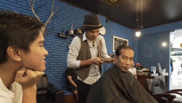 Jokowi Potong  Rambut  di Tukang  Cukur Bogor Ini Tarifnya 