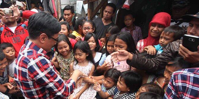 Djarot Blusukan di Setiabudi, Sejumlah Warga Bawa Spanduk Penolakan