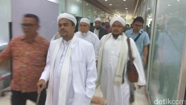 Habib Rizieq Batal Laporkan Mega: Janganlah Kita Saling Lapor