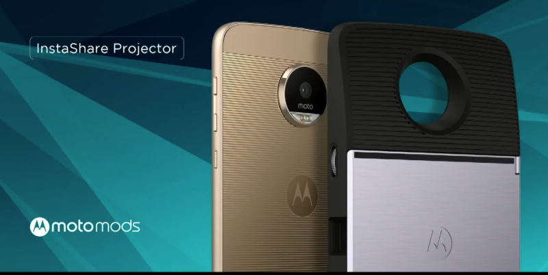 &#91;GREGETZ&#93; Siap Presentasi Dimana Aja, Pakai Insta-share Projector Mod Moto Z!