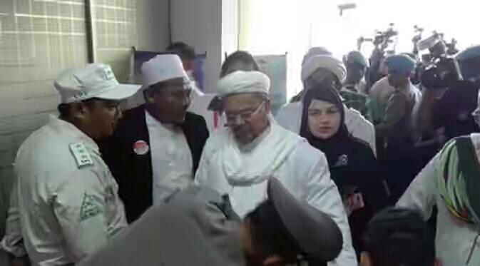 Ramai-Ramai Laporkan Rizieq Shihab ke Polisi, Ini Daftarnya