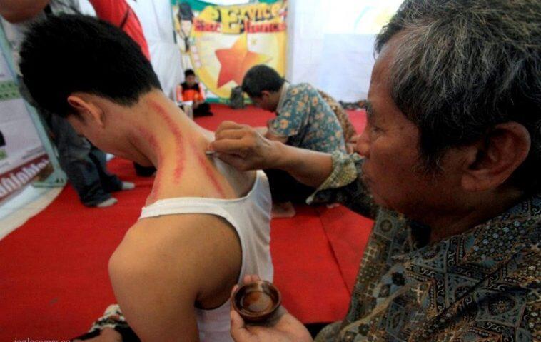 5 Kebiasaan Unik Orang Indonesia, Pasti Agan Pernah Melakukannya