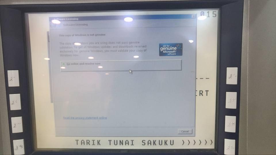 Ternyata Mesin ATM Pakai Windows Bajakan Gan...