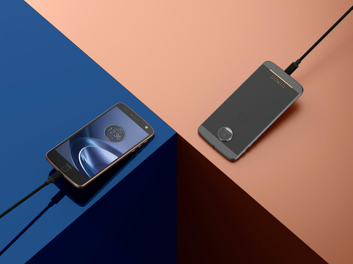 &#91;GREGETZ&#93; Nobar &amp; Presentasi Semakin Seru Dengan Insta-Share Projector Mod Moto Z!