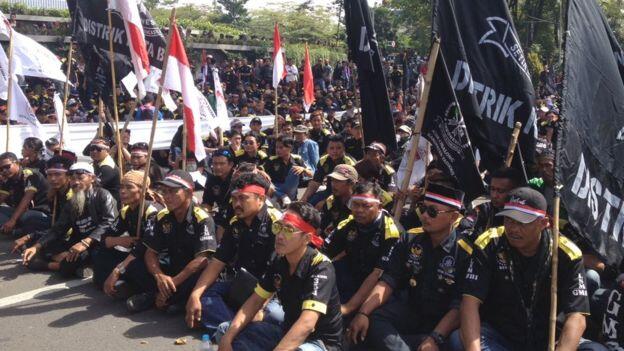 Ribuan orang di Bandung tuntut pembubaran FPI