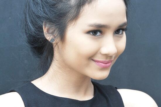 10 selebriti indonesia yang Pintar dan mempunyai pendidikan tinggi