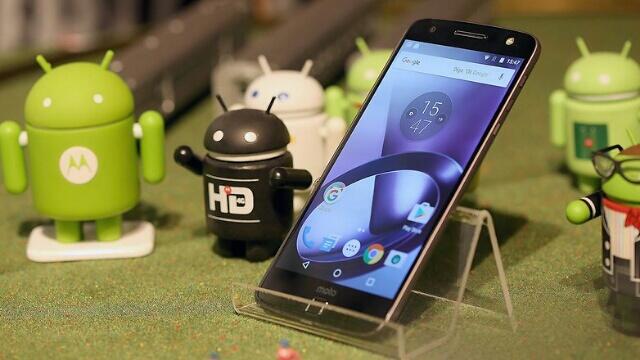 &#91;GREGETZ&#93; Traveling Indah Bersama Power Pack Modnya Moto Z