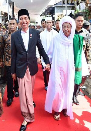 Jokowi Menggandeng Habib Luthfi, Kapan Menggandeng Rizieq ?