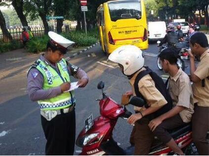 5 Penyebab Sepele Kenapa Agan Bisa Kena Tilang Polisi
