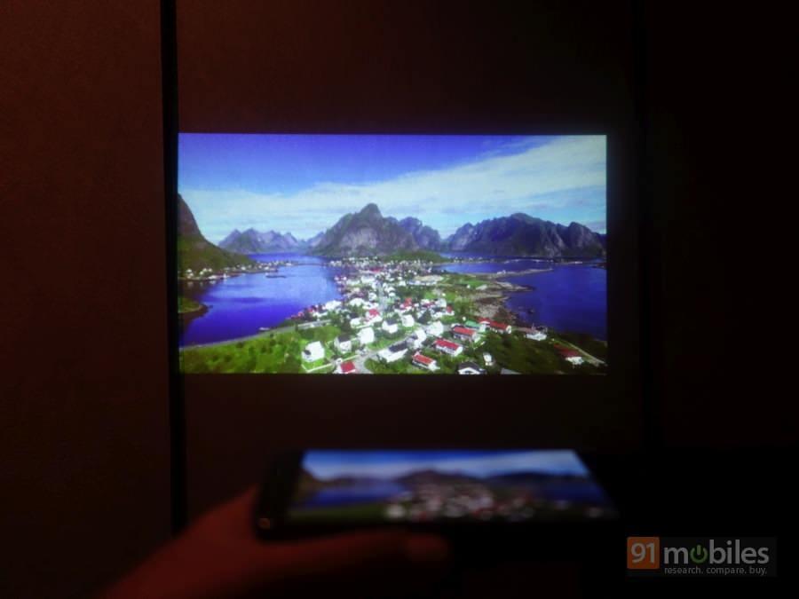 &#91;GREGETZ&#93; Hobi Nonton Drama Korea-ku Semakin Asyik dengan Fitur-Fitur Canggih Moto Z