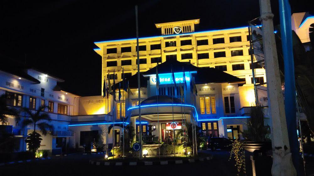 Hotel angker di indonesia, berani nginap di sana?