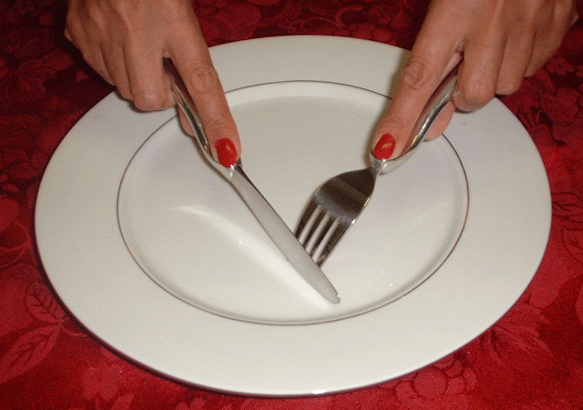 Jangan Lakukan Ini Saat Makan Bersama