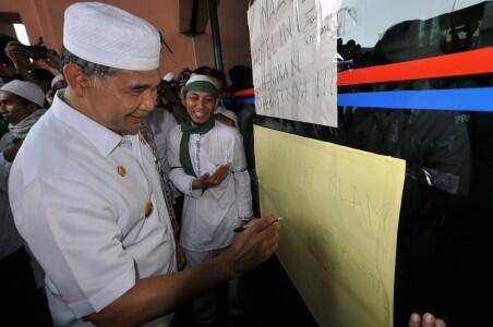 Wali Kota Jambi Buka Segel Hotel Novita