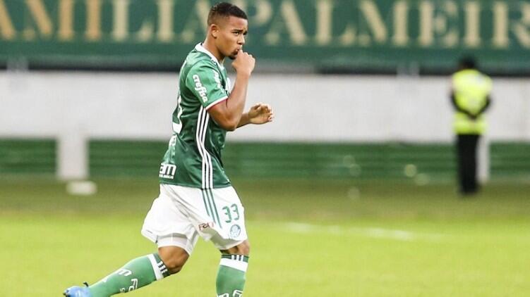 Resmi Jadi Pemain Man. City, Gabriel Jesus Incar Banyak Trofi