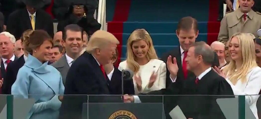 Pelantikan Donald Trump Sebagai Presiden Amerika Serikat ke-45