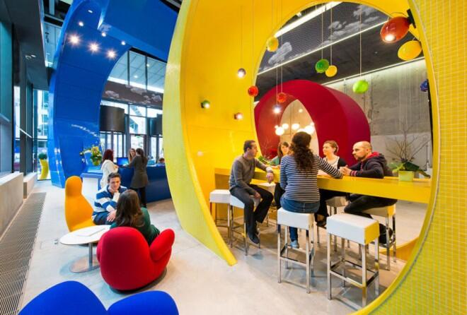 12 Inspirasi Desain Interior Kantor Penuh Warna (butuh inspirasi design masuk)