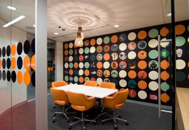 12 Inspirasi Desain Interior Kantor Penuh Warna (butuh inspirasi design masuk)