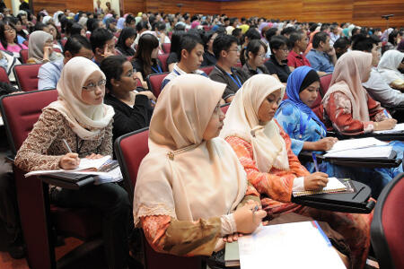 Lippo Group Berikan Beasiswa bagi Mahasiswa Berprestasi di 10 PTN