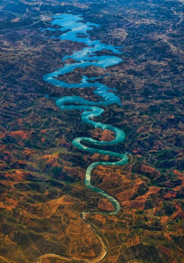 Sungai Naga Biru Portugal yang Menghebohkan China
