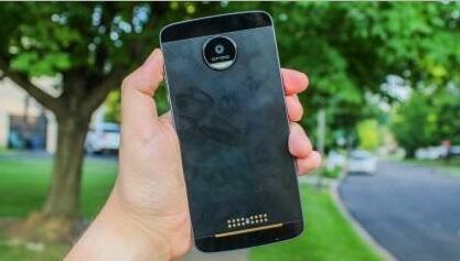 &#91;GREGETZ&#93; JADI MAHASISWA KEKINIAN DENGAN MOTOROLA MOTO Z