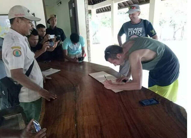 Mengintip Serunya Liburan Valentino Rossi di Labuan Bajo
