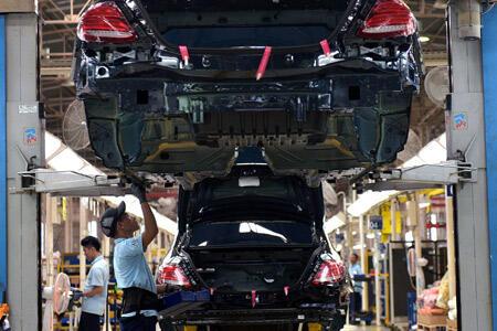 Industri Otomotif Jerman Rakit Sedan Premium Terbaru di Indonesia