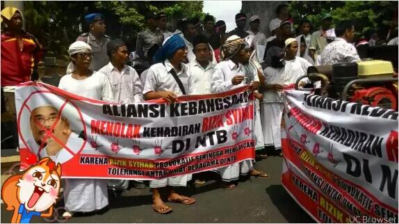 #Masa dari Aliansi Kebangsaan NTB Tolak Kedatangan Rizeq Shihab