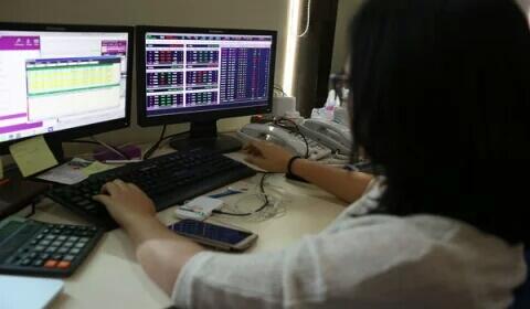 Akhir Pekan, IHSG Terpuruk di Zona Merah