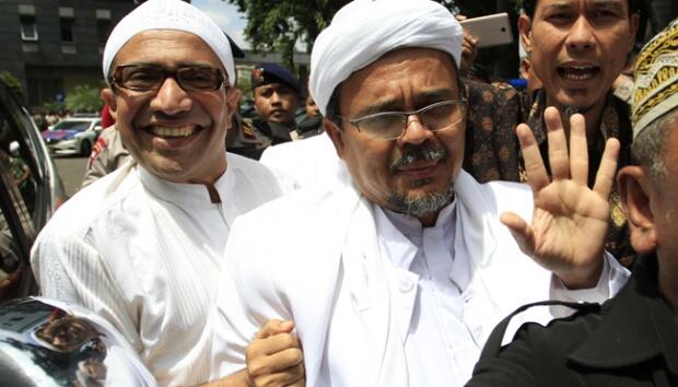 #Ditolak di Surabaya, Rizieq Syihab Pilih Pergi ke Lombok