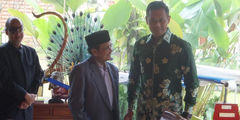 Pesan dari Habibie untuk Agus-Sylviana