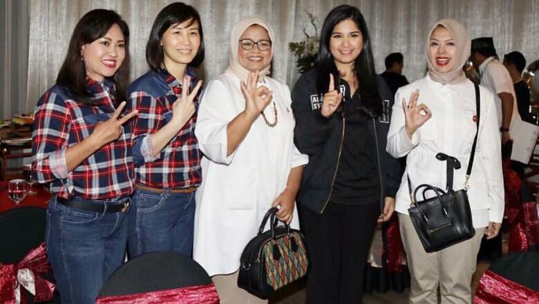 Kala Para Istri Cagub-Cawagub DKI Akrab Foto Bersama