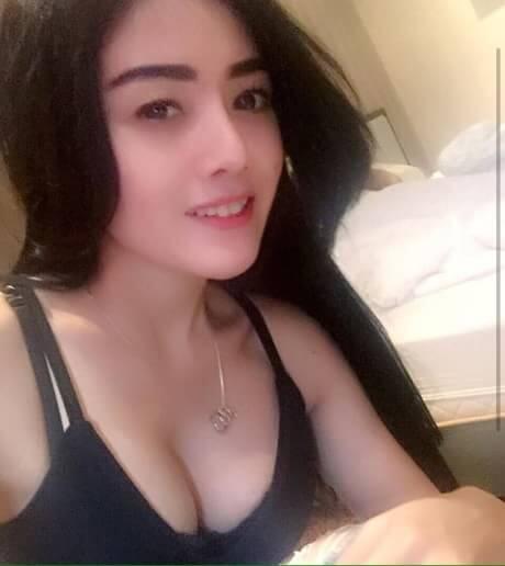 Kena Pelet, Kemasukan Darah Haid Penyanyi Karaoke