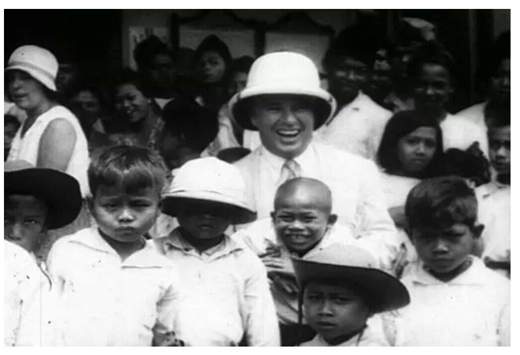 Stasiun Cibatu Saksi Kemesraan Charlie Chaplin Dan Dua Kekasihnya Yang Cantik