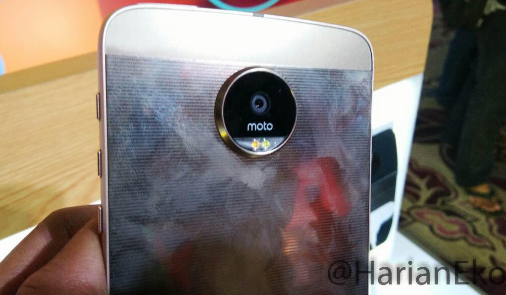 &#91;Field Report&#93; Yuk Intip Keunggulan Moto Z, Smartphone Modular Tertipis Di Dunia!